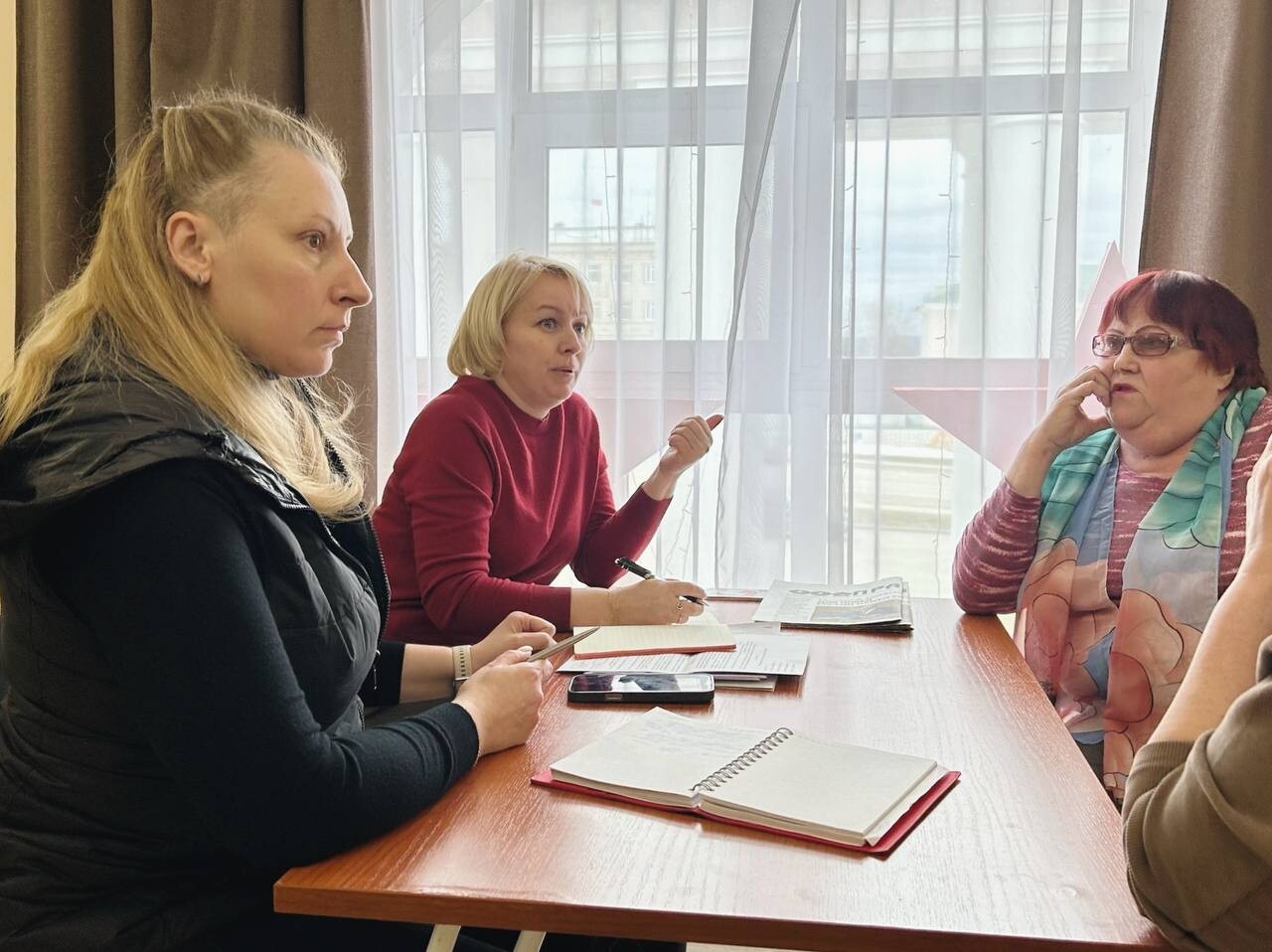 Мария Дробот провела прием граждан в Александровске: острые проблемы требуют немедленных решений

