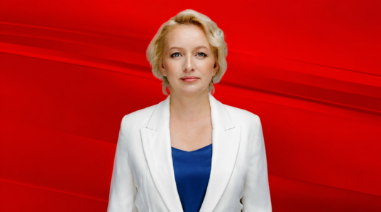 Парадокс: страна, которая добывает нефть, вынуждена завозить бензин из-за границы — и ещё доплачивать за него.