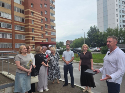 Несмотря на ливень: Ксения Айтакова встретилась с жителями Мотовилихи